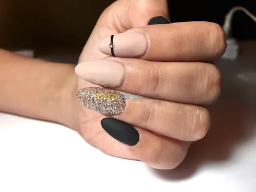 manicure  avec professionnelle russe 