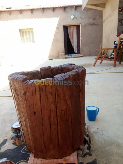 Pots de fleurs en faux bois