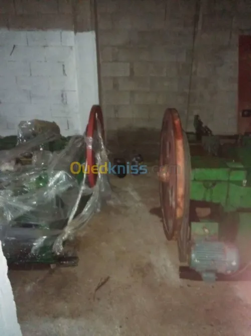 Fabrication de clous.