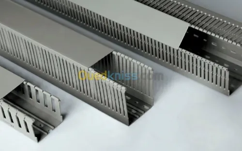 Luminaire étanche & Goulotte plastique