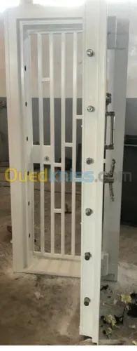 صنع خزائن حديديه