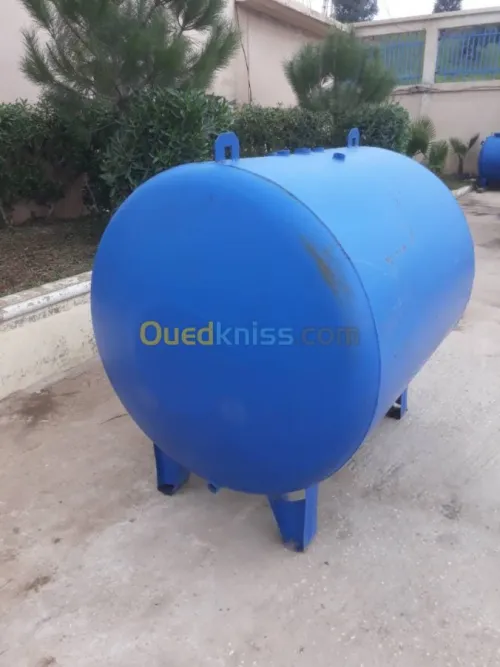 Citerne d'eau , gazoil , tractable
