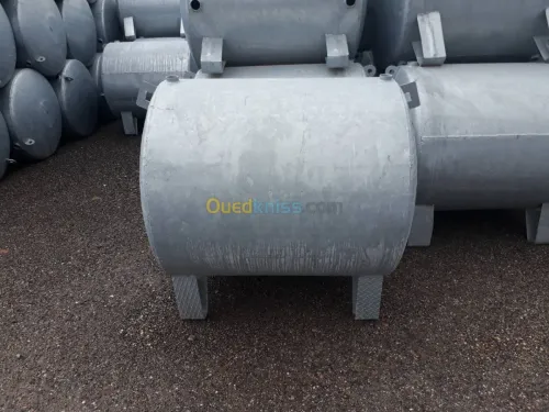 Citerne d'eau , gazoil , tractable
