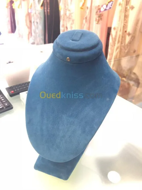 mannequin pour bijoux