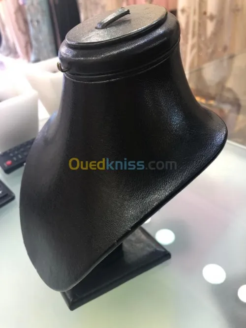 mannequin pour bijoux