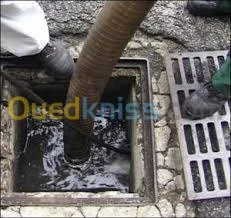 تنظيف وتطهير جميع قنوات الصرف الصحي 