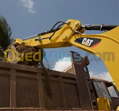 CATERPILLAR Retrochargeur 426F2