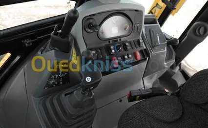 CATERPILLAR Retrochargeur 426F2