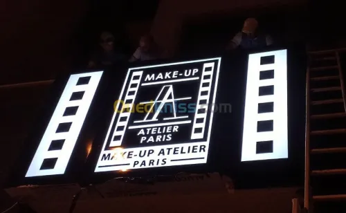 panneaux pub , enseigne lumineuse