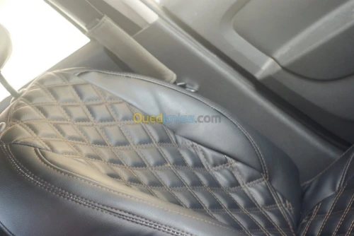 Couture de salons de voiture