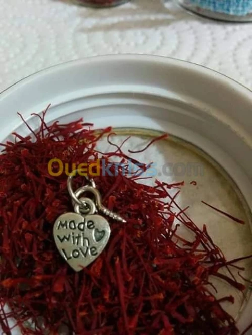 بيع بذور و شعيرات الزعفران الحر 