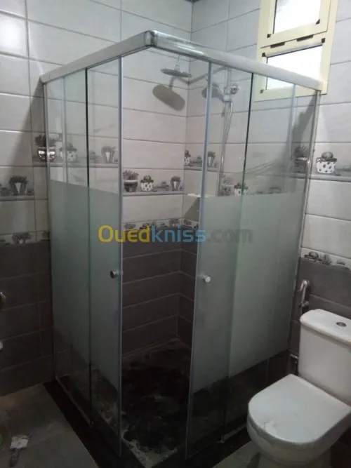 Cabine de douche en verre 