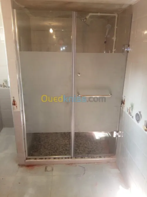 Cabine de douche en verre 