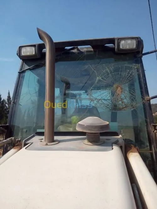 pare brise engin زجاج الآليات 