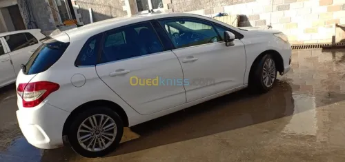 LOCATION DE VOITURE AVEC OU  SANS CHAU