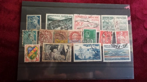 Lot de 316 Timbres 
