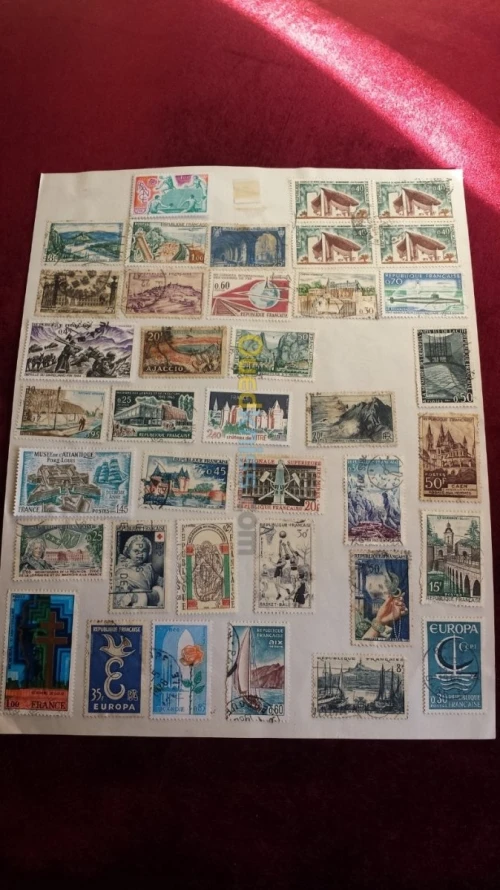 Lot de 316 Timbres 