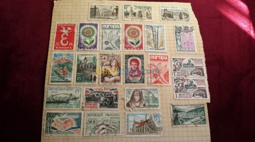 Lot de 316 Timbres 