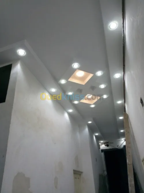 Placo platr  PVC et électricité bâtime