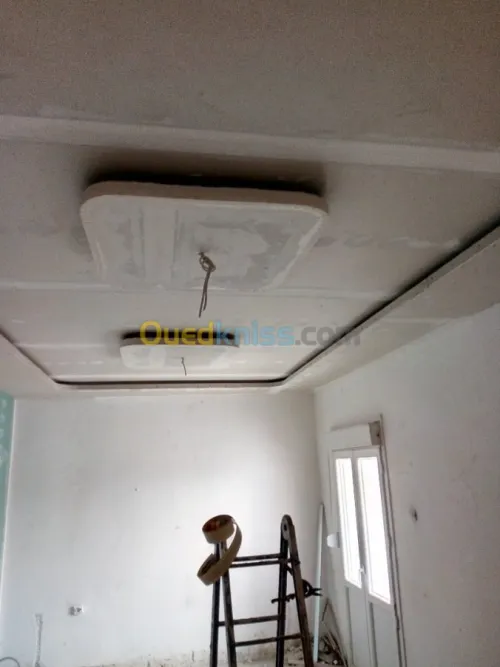 Placo platr  PVC et électricité bâtime