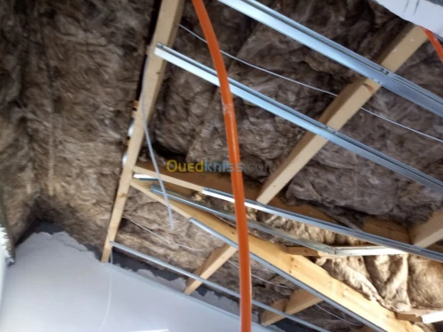 SERVICE DANS LE DOMAINE DE CONSTRUC 