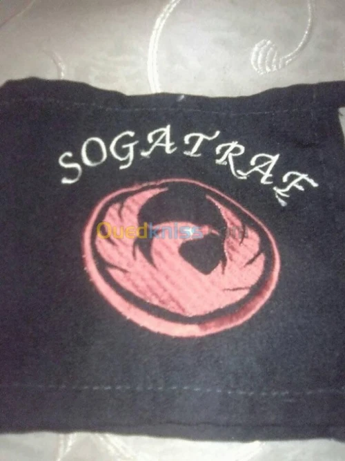 logo en broderie
