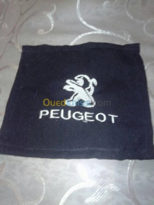 logo en broderie