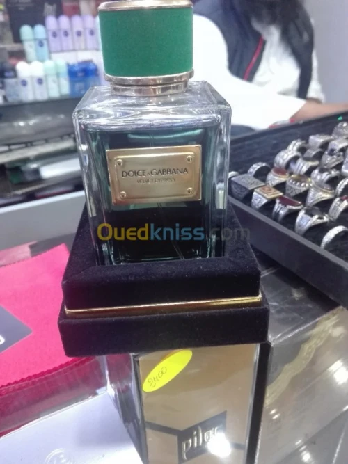 parfums originaux et testeur original dolge Gabbana oud Louis Vuitton Dior Armani Guerlain 