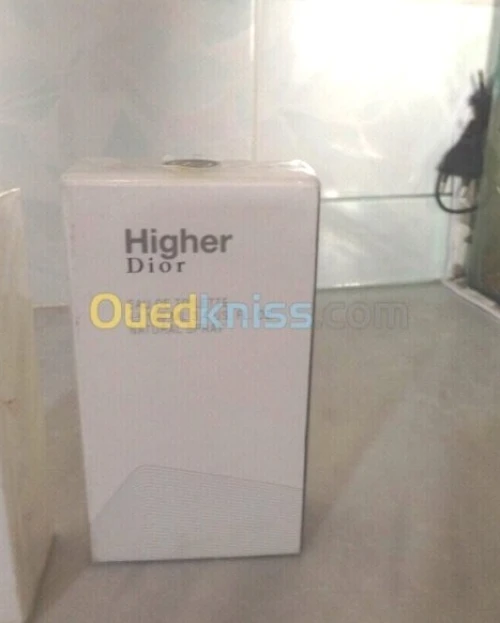 parfums originaux et testeur original dolge Gabbana oud Louis Vuitton Dior Armani Guerlain 