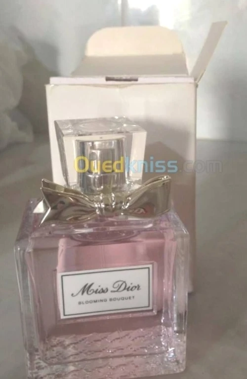 parfums originaux et testeur original dolge Gabbana oud Louis Vuitton Dior Armani Guerlain 