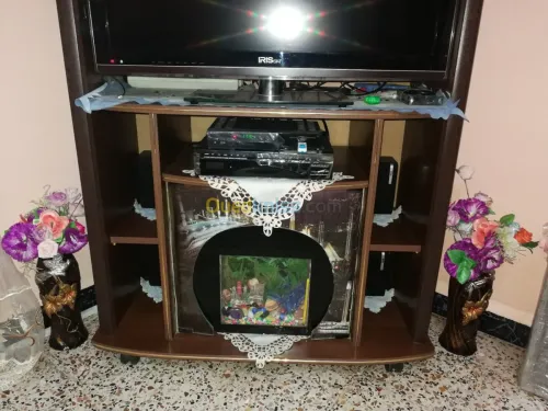 Table TV en très bon état presque neuf