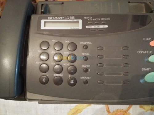Vitrine, imprimante et fax téléphoniqu