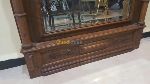 Grand miroir en noyer style Henri II