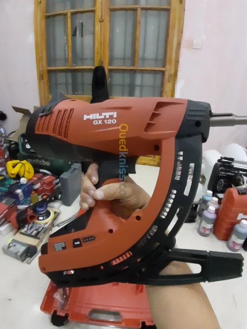 Vends cloueur Hilti GX 120