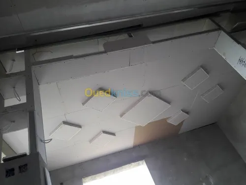 PLACOPLATRE ET PVC ET DEMENTABLE