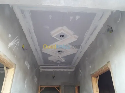 PLACOPLATRE ET PVC ET DEMENTABLE