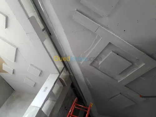 PLACOPLATRE ET PVC ET DEMENTABLE