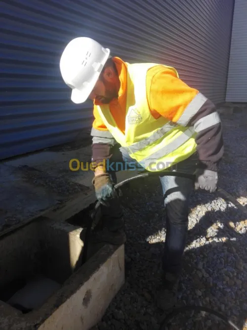 Camion hydrocureur vidangeur débouchag