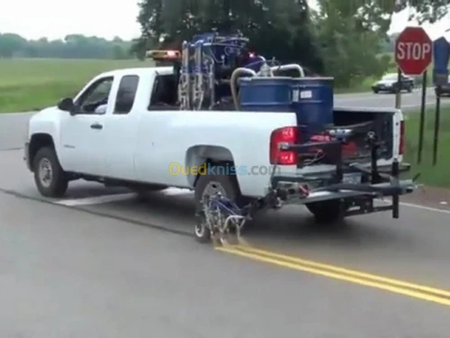 Machines pour traçage de routes