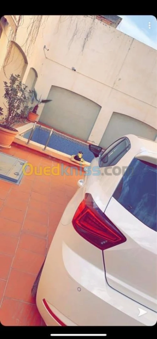 LOCATION DE VOITURES 