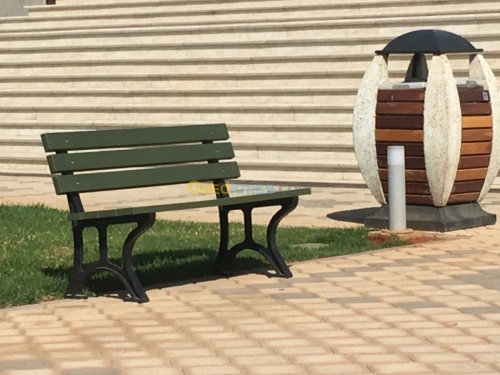 Banc de jardin et tampon en composite