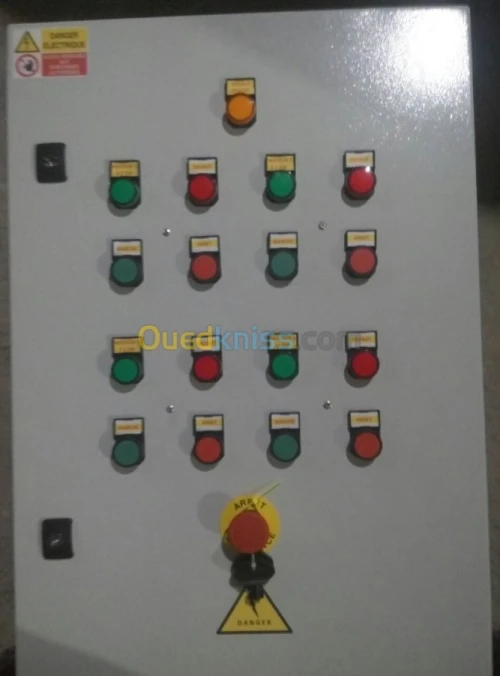 Équipement d'armoire électrique 