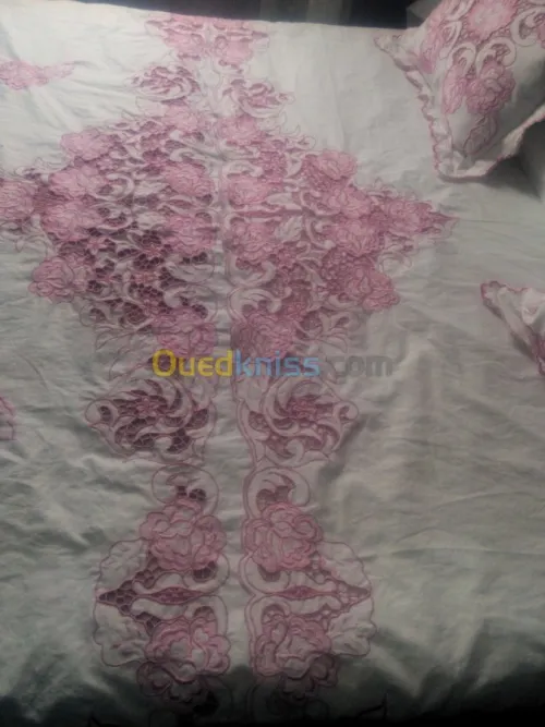 drap brodé