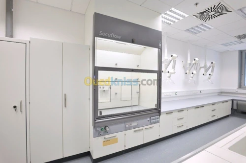 Distributeur produits de laboratoires