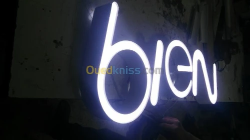 habillage, panneaux lumineuses 