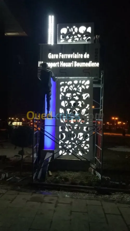 habillage, panneaux lumineuses 