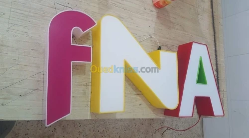 Lettre lumineuses en relief حروف ضوئية بارزة واللافتاات الاشهارية 