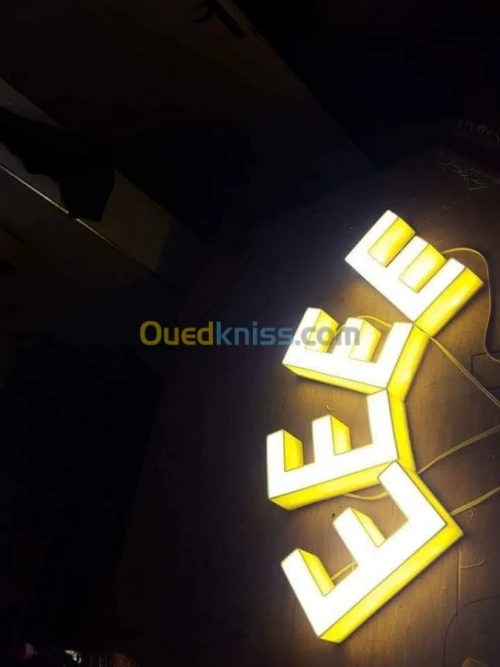 Lettre lumineuses en relief حروف ضوئية بارزة واللافتاات الاشهارية 