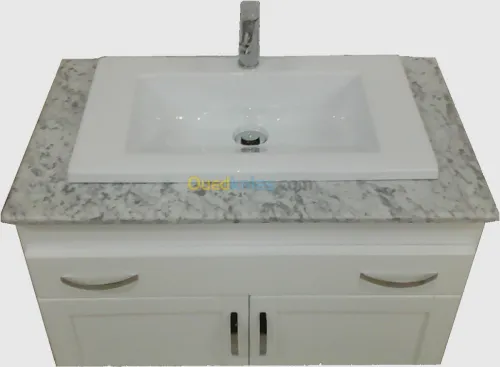 FABRICANT DE BAIGNOIRES ET D'ARTICLES