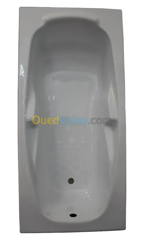 FABRICANT DE BAIGNOIRES ET D'ARTICLES